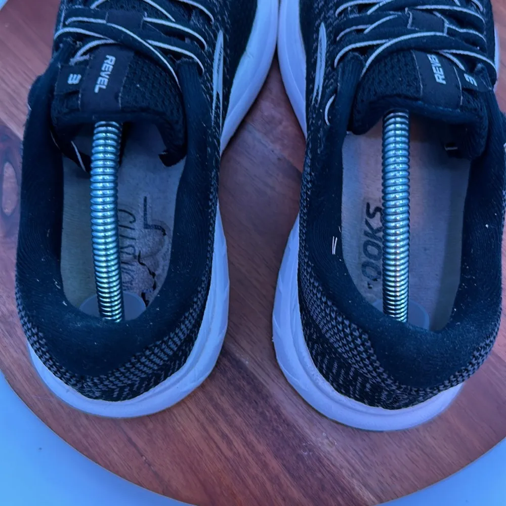 Brooks revel 3 women’s size 7.5 - Image 5