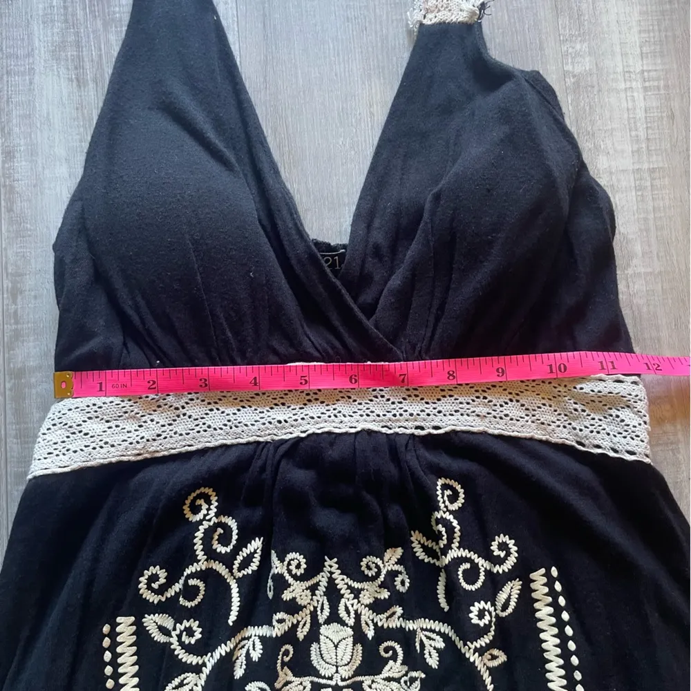 Rue 21 Printed Maxi dress. Size medium - Image 6