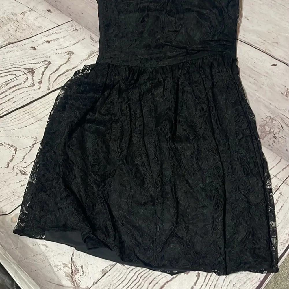 B2 black dress with lace overlay Size 12 - Image 4