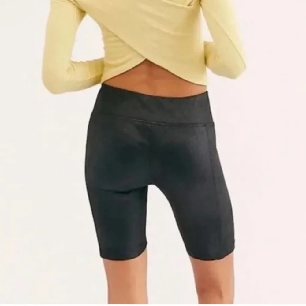 Heatwave Faux Suede Black Biker Shorts Size Small - Image 3