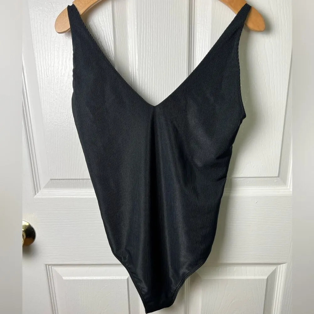 Beach Riot Reese Ribbed v Neck One Piece Low Back Swimsuit Black XL - Image 3