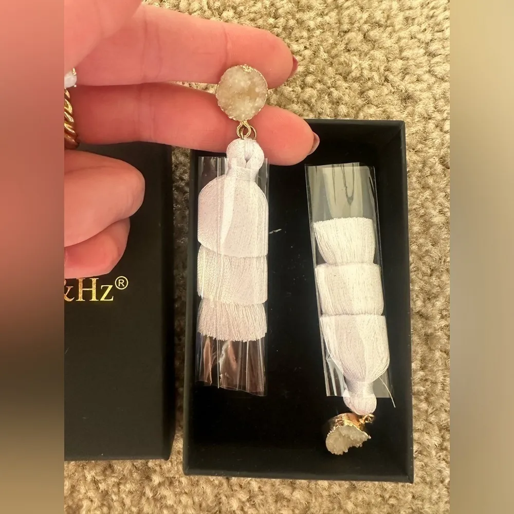 Me&Hz Druzy Stud Tassel Dangle Drop Earrings NWT Gold - Image 6