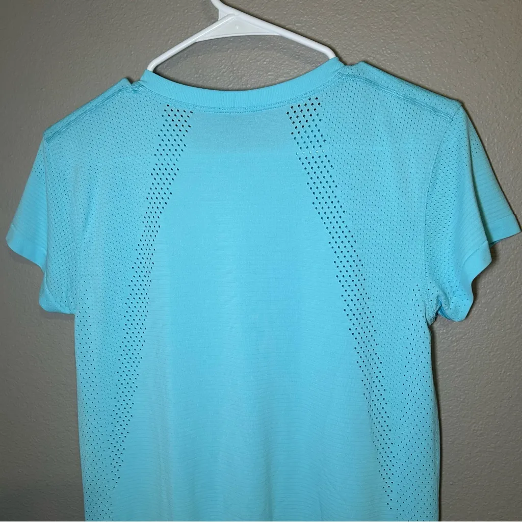 Lululemon Train To Be Cyan Blue Short Sleeve Shirt Women’s Size Small 6 - Image 8
