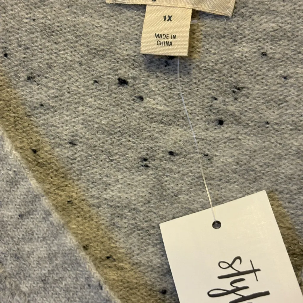 Style & Co. Gray V-Neck Women's sweater - Image 6