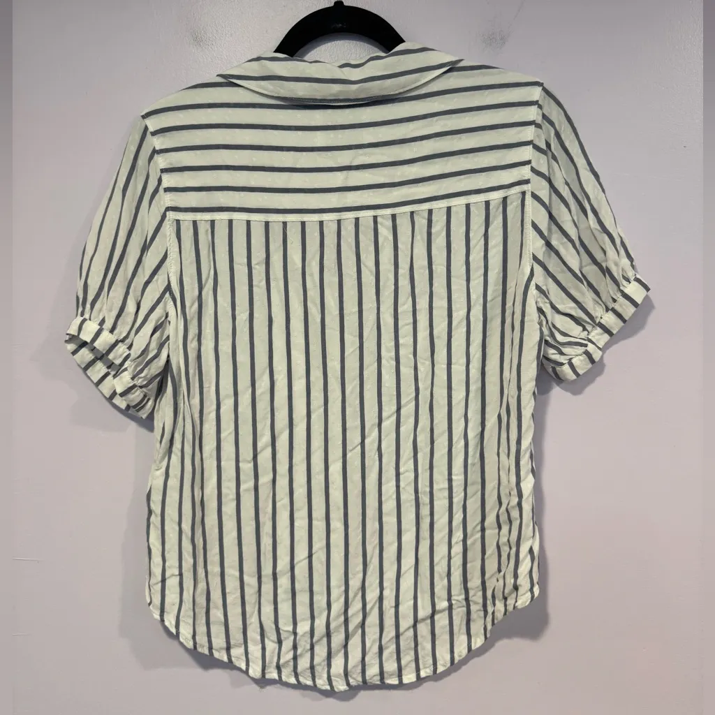 Blue and white stripe Abercrombie‎ and Fitch button down short sleeve - Image 4