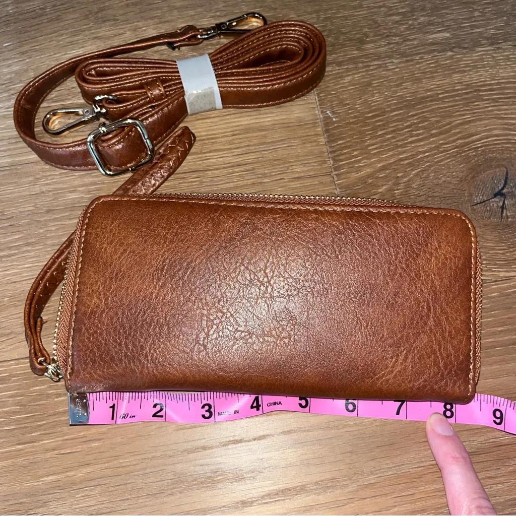 Cracker Barrel Faux Leather Hobo Bag New with wallet Brown - Image 5