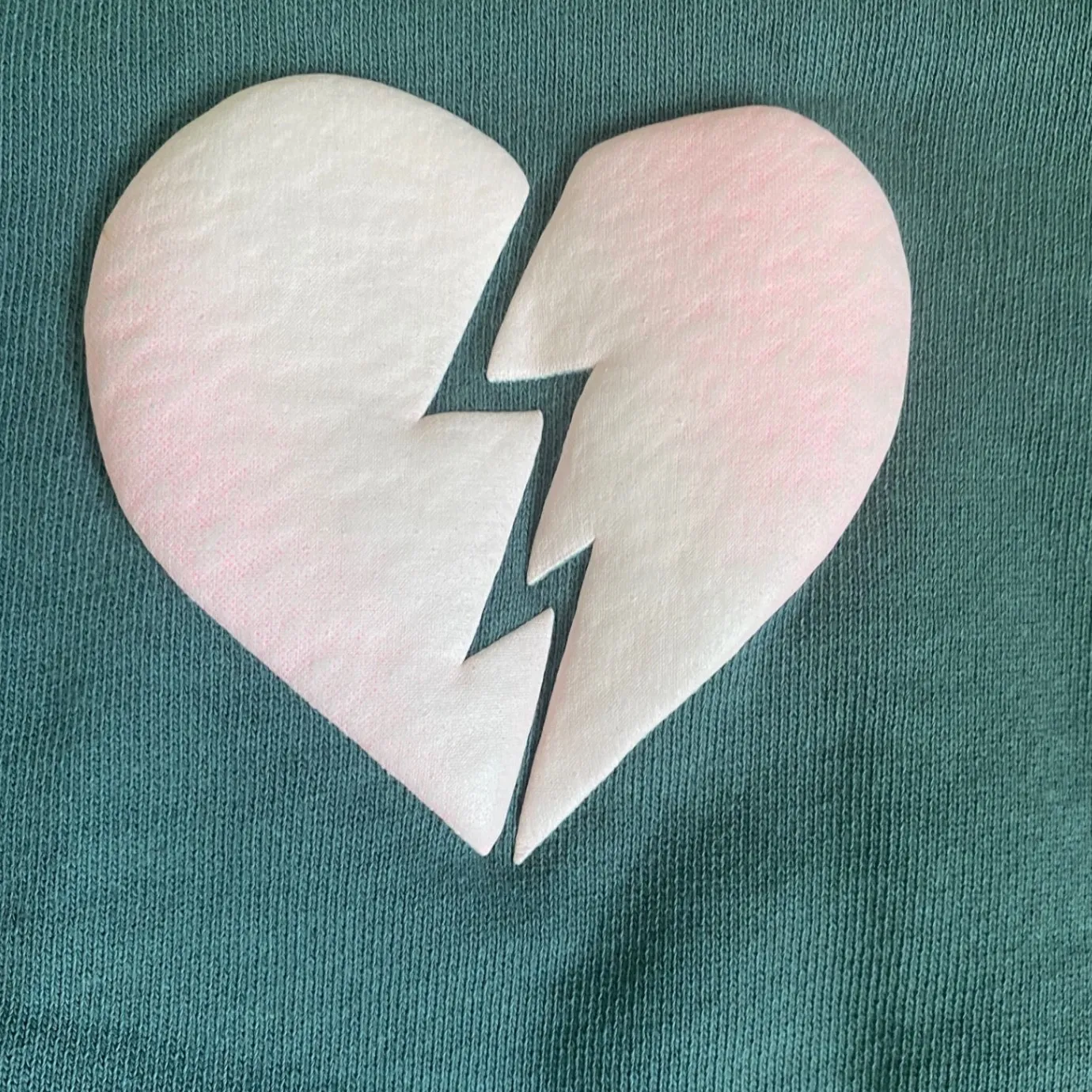 Wildfox Charcoal Gray Broken Heart I Wish It Was Saturday Sweatshirt Size L GUC - Image 7