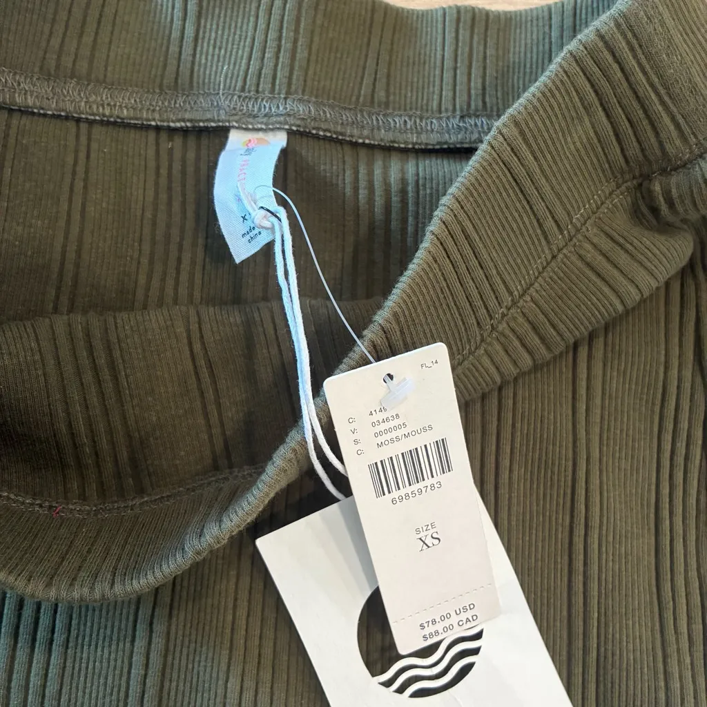 NWT Daily Practice Army Olive Green Ribbed Hardware Knit Mini Skirt Size XS - Image 4