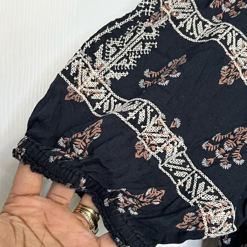 Knox Rose Women’s Black Floral Embroidered Puff Sleeve Peasant Blouse - Size XXL - Image 5