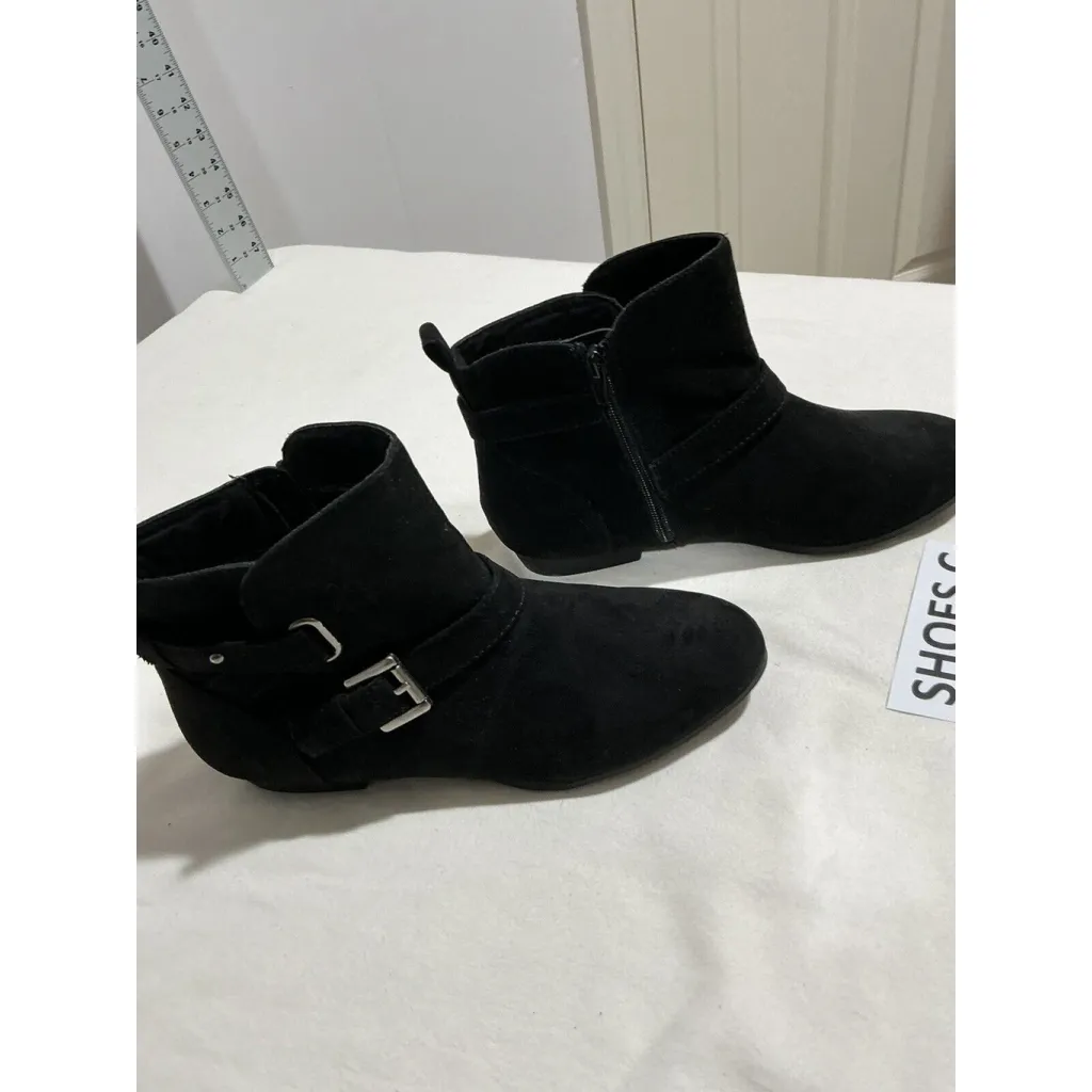 Womans So Wms Size 8 M Black Suede Bootie Side Zip Strap Buckle - Image 2