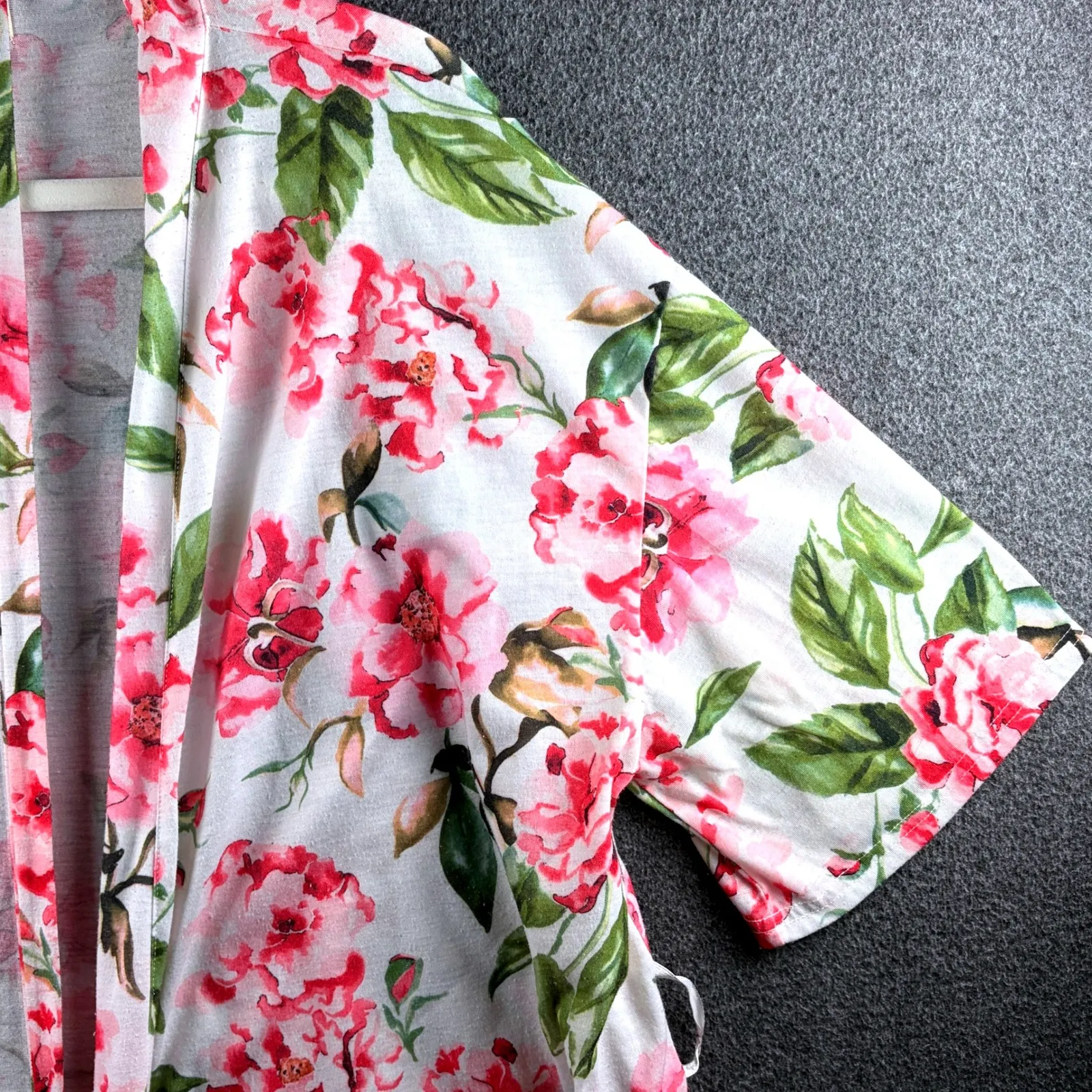 Show‎ Me Your MuMu Women's Floral Kimono Belted Robe Short Sleeve Lightweight OS - Image 4