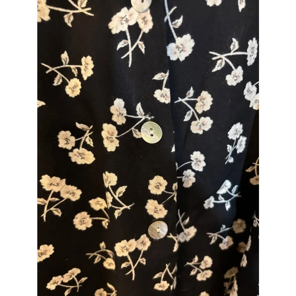 Vintage  Skirt Size 7 Black White Floral - Image 3
