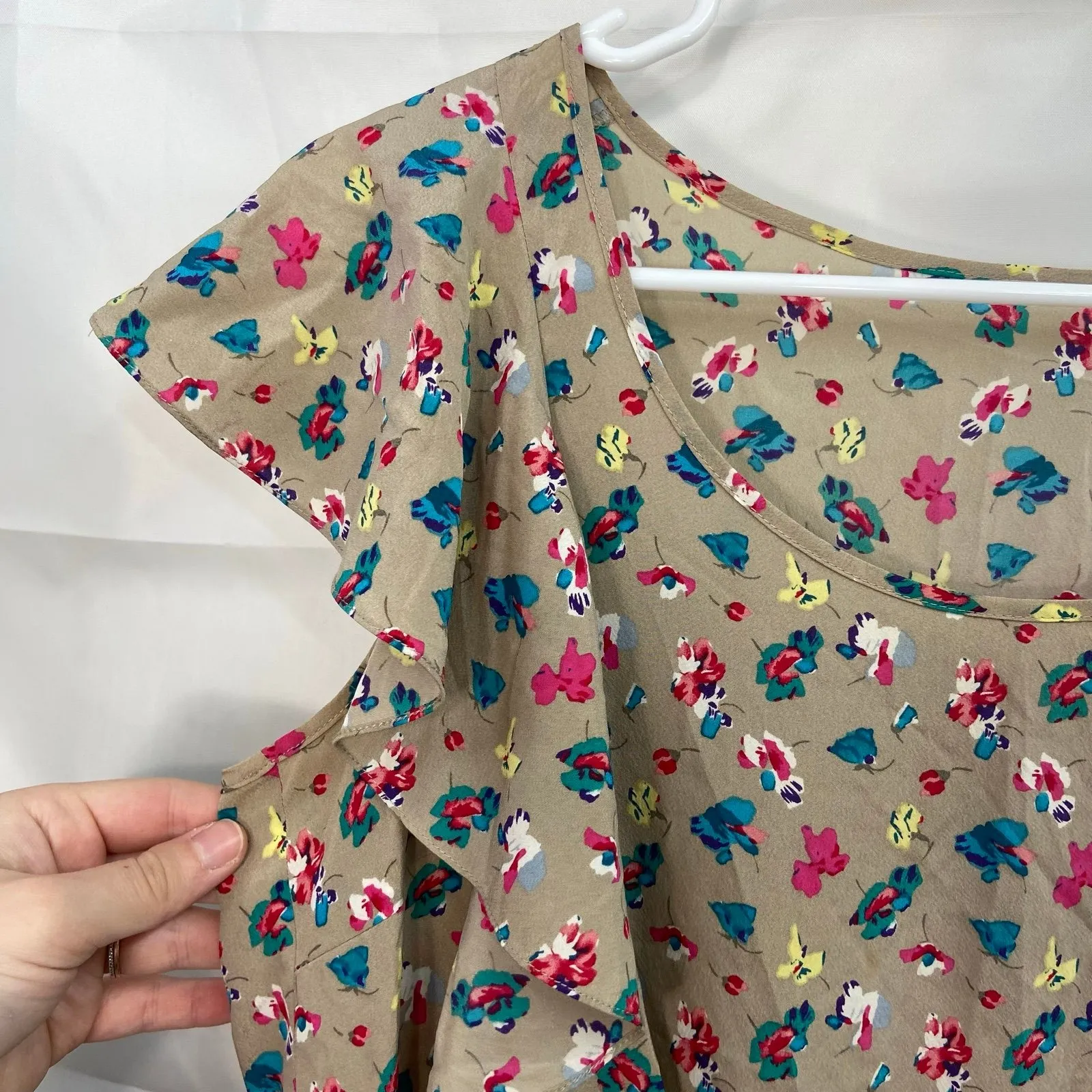 Women's‎ tan floral ruffle sleeve silk stretch business attire casual blouse M Size M - Image 2