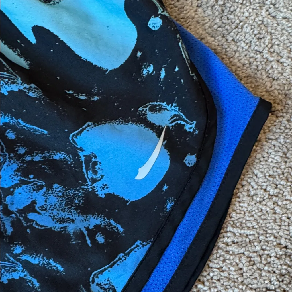 Nike Dri-Fit Abstract Print Tempo Shorts SIZE M - Image 2