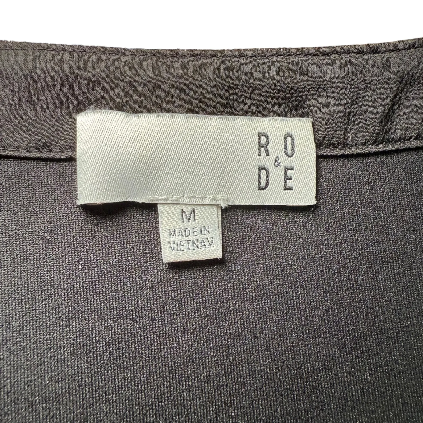 R.O. & DE. Silver Metallic Blouse V‎ Neck Long Sleeve Party Top Women's Medium - Image 4