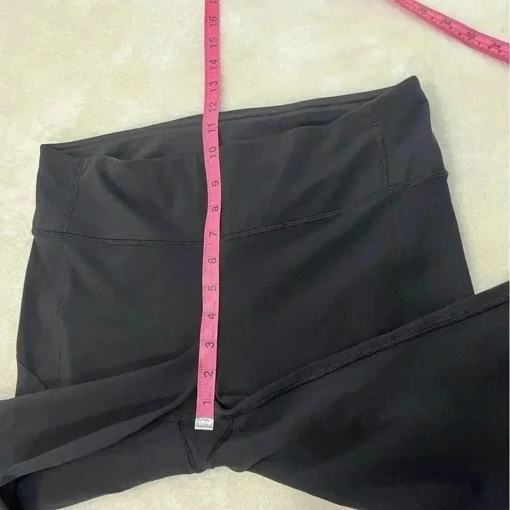 Lululemon Smooth Stride Mesh Crops size 10 - Image 12