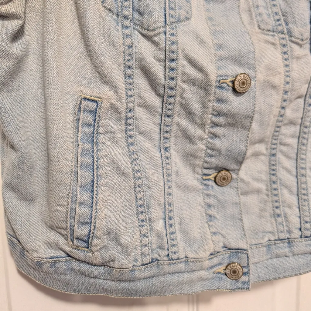 Old Navy Light Wash Denim Vest Medium Sleeveless Jean Jacket Casual Fall - Image 3
