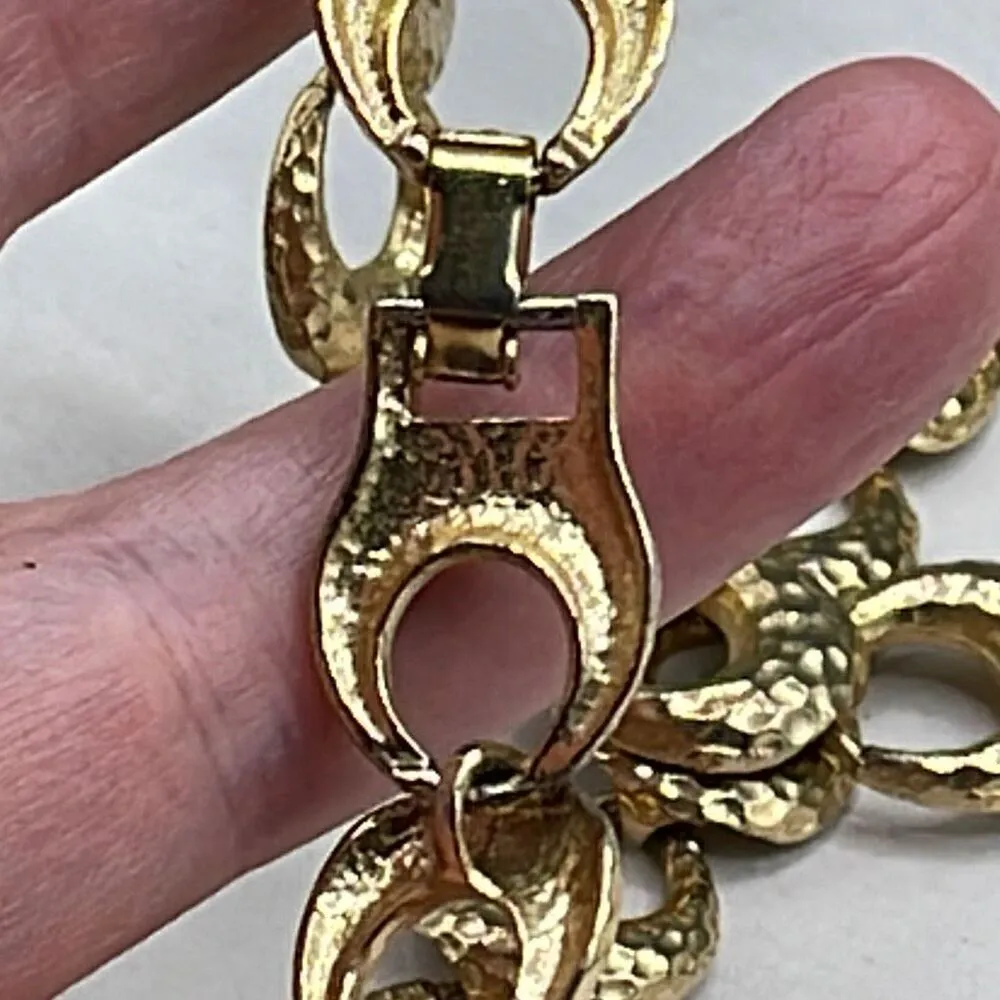 Vintage hammered gold colored horse bit link necklace Gold - Image 7