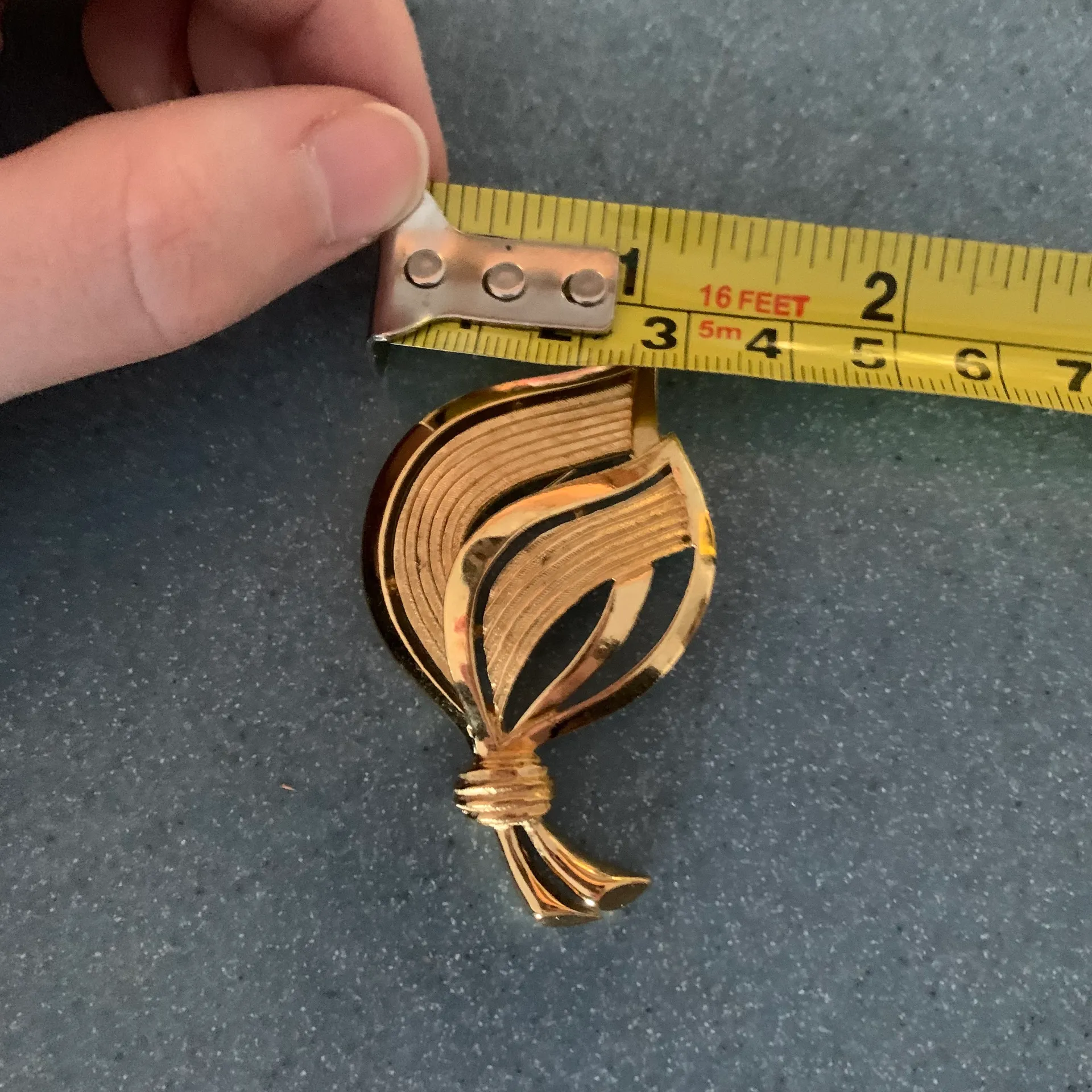 Vintage Signed  Gold Brooch Pin - Image 7