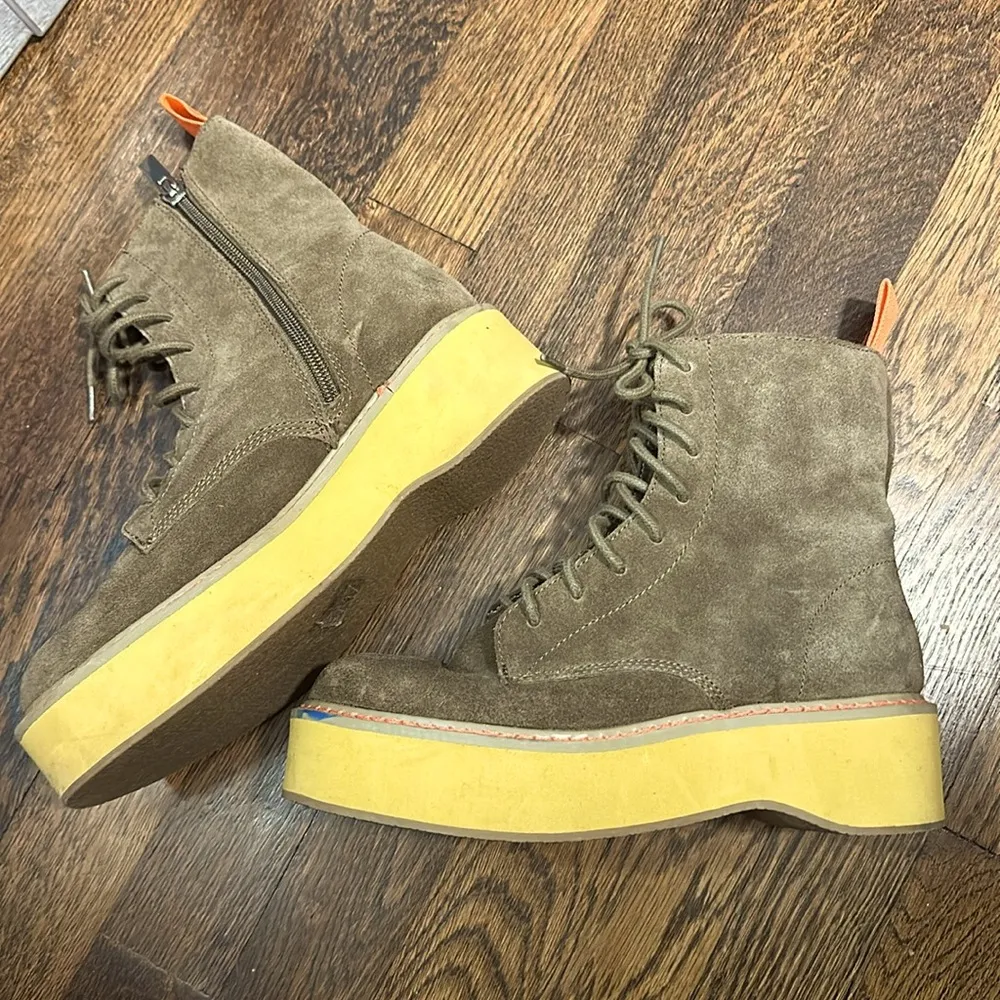 Urban Outfitters Hunter Green Platform Lace Up Boots - Image 2