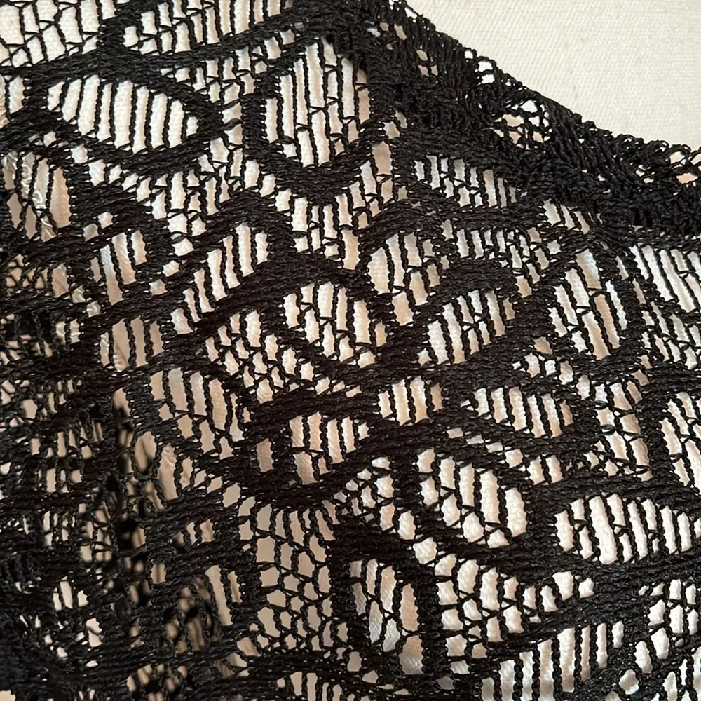 Floral Hi Low Top Black Size M - Image 3