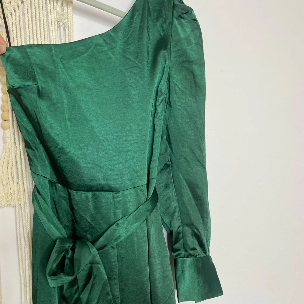 Satin green one-shoulder - Aakaa jumpsuit - Image 7