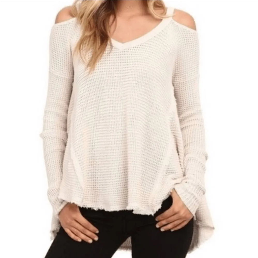 Free People Honeycomb Knit Cold-Shoulder Hi-Low Sweater Size Large - Image 2