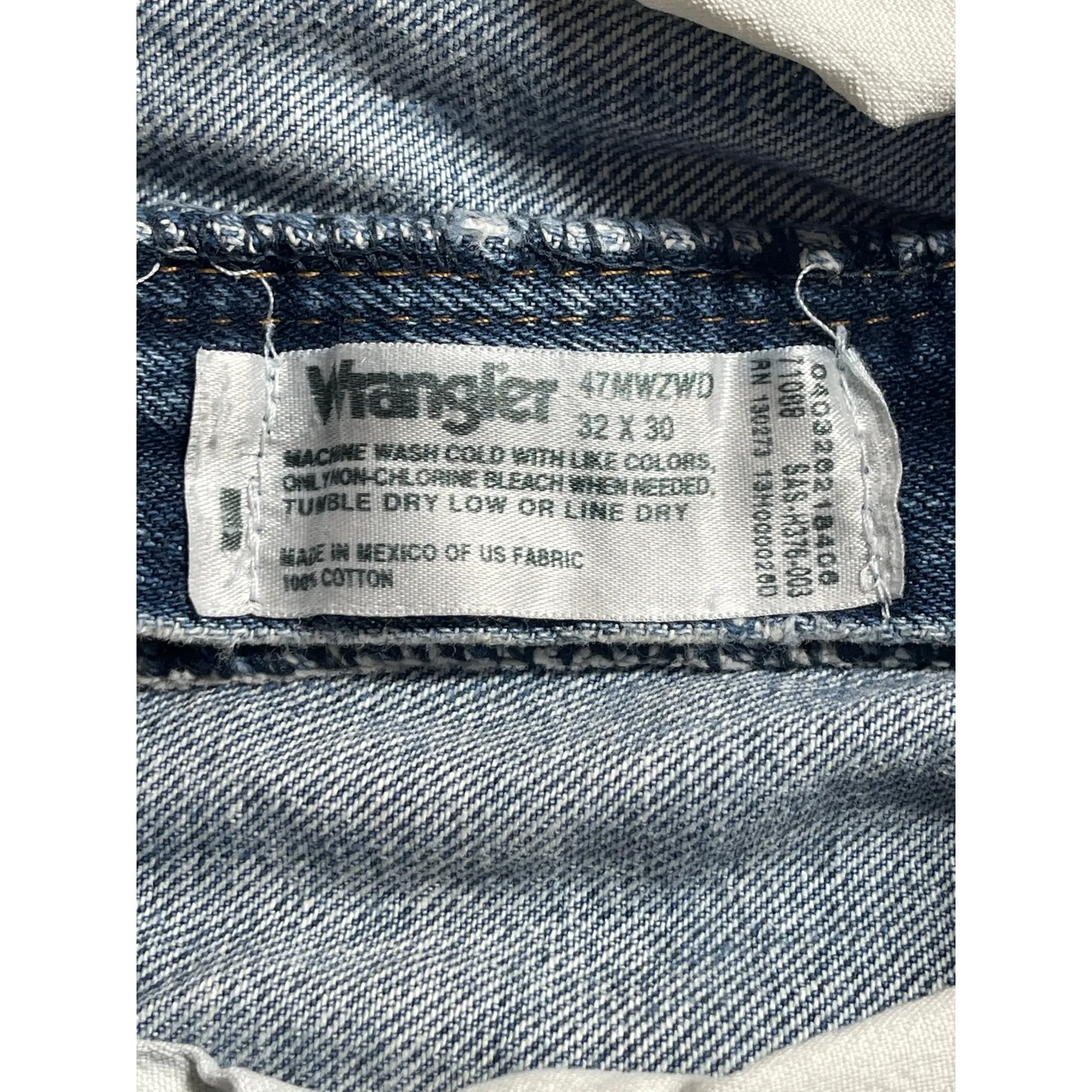 Wrangler Women's Blue Medium Wash High Waisted Cut Off Denim Jean Shorts Size 32 - Image 6