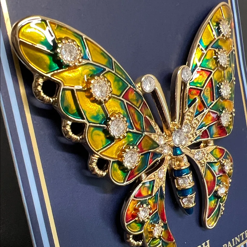 Piper K | Butterfly Brooch Gold - Image 8