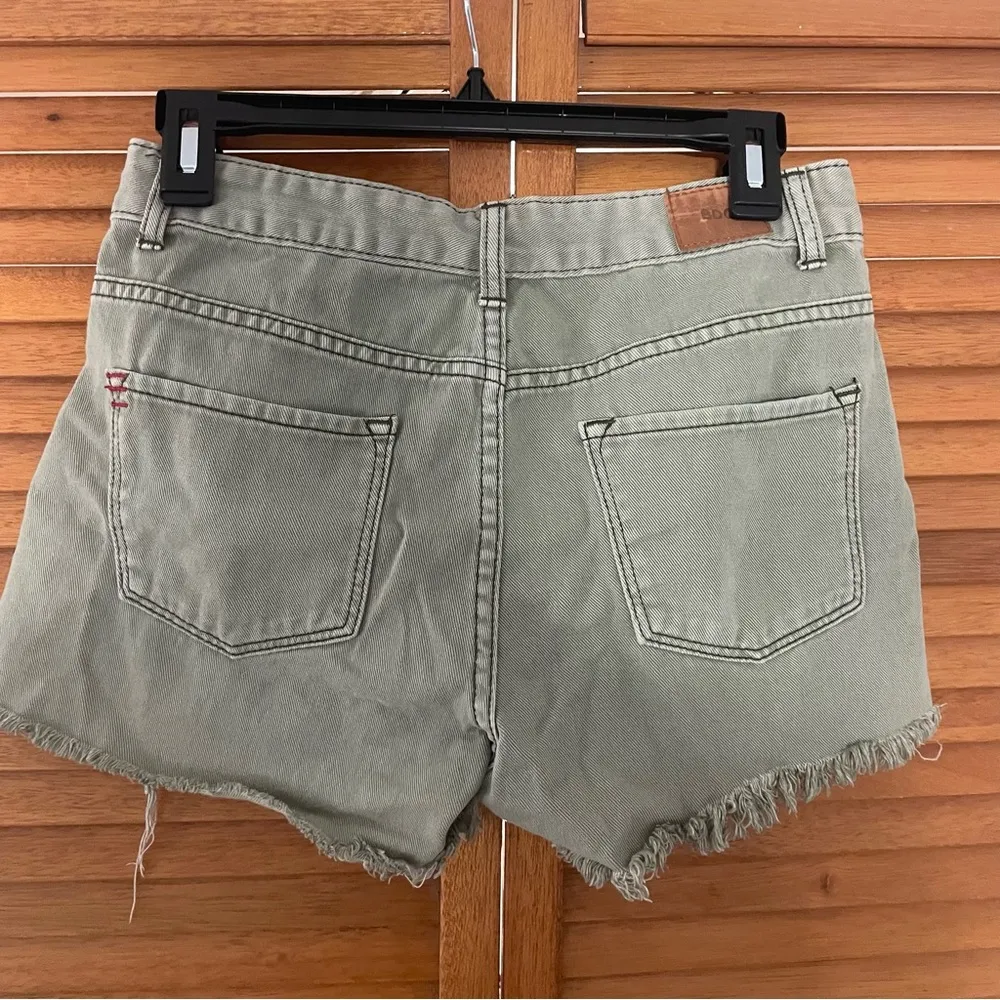 BDG Urban Outfitters Mid Rise Freja Green Vintage Shorts Sz 26W - Image 6