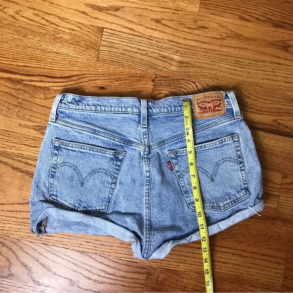 Levi's Levi’s 501 Cutoff Denim Shorts - Image 4