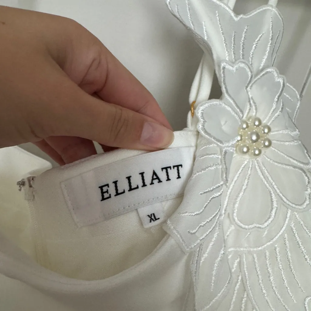 Elliatt Janelle White Floral Applique Halter Neck Midi Dress Size XL Pearl Slit - Image 5