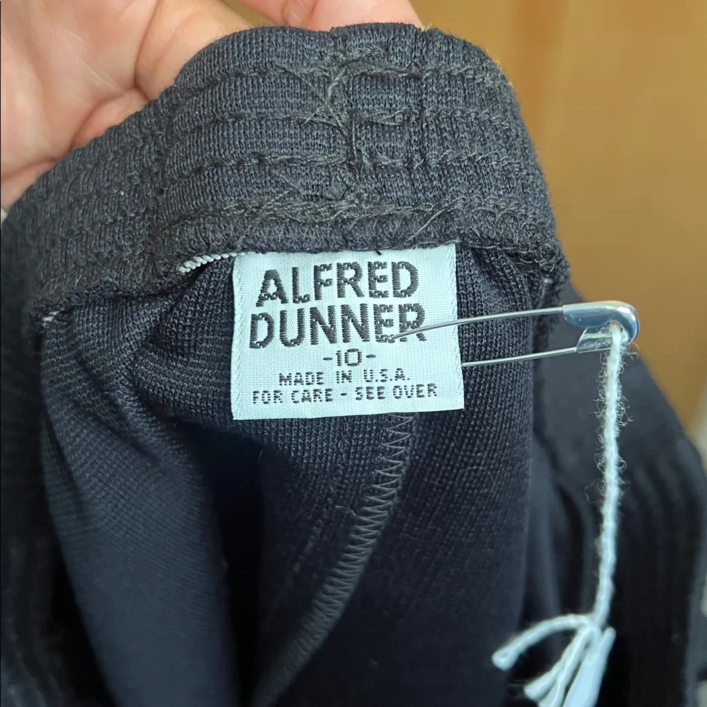 Alfred Dunner Elegant Black Midi Skirt.        Size 10 - Image 3