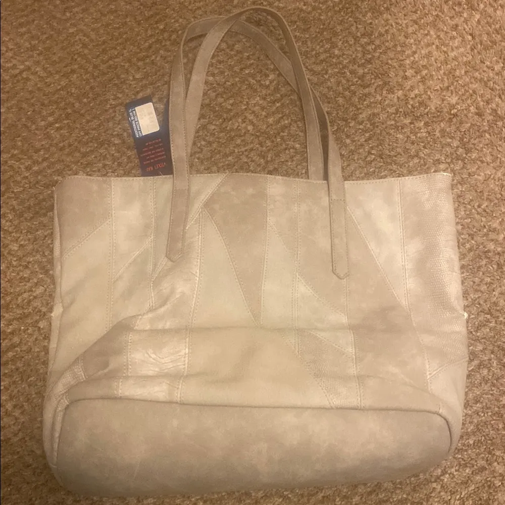 Violet Ray Elegant Gray Tote Bag - Image 3