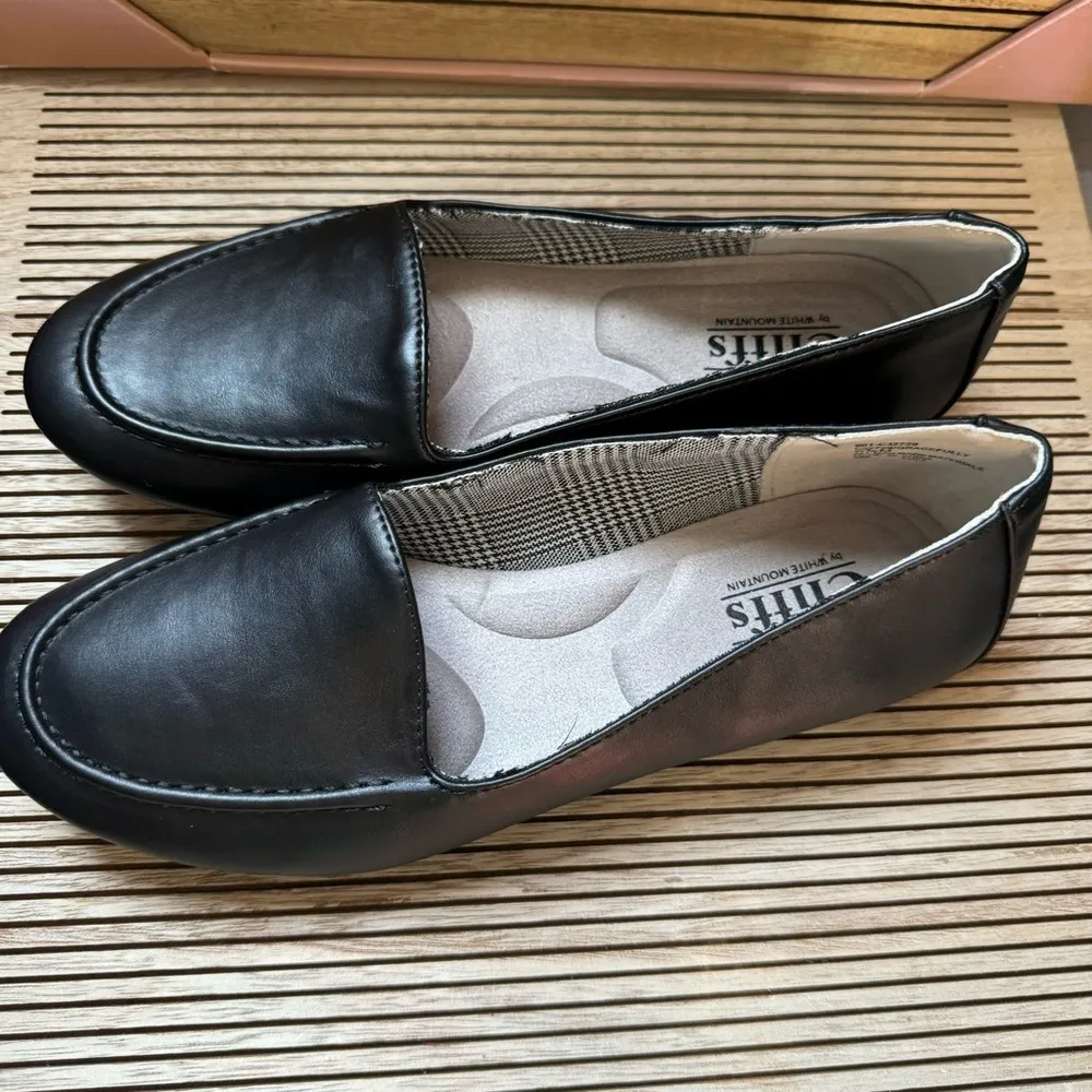 Loafers Cliffs by White Mountain Black Size 6 - Image 2