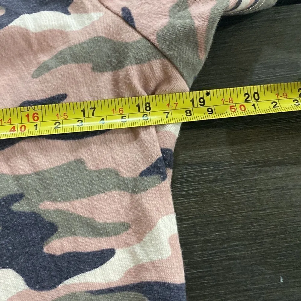 Pink Victoria’s Secret medium short sleeve pink white camo tshirts - Image 5