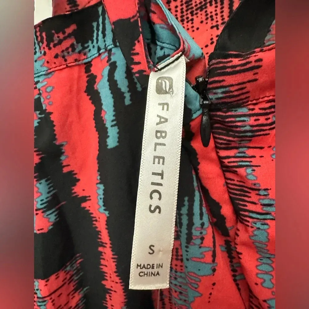 Fabletics Liza Romper Size Small Silky Fabric Relaxed Fit Booty Shorts NWT - Image 3