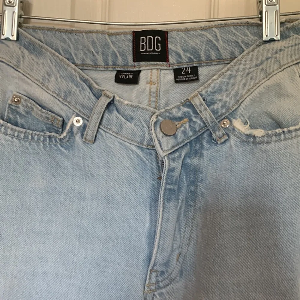 Urban Outfitters Jeans Dipped V Flare Women’s size 24 - Image 5
