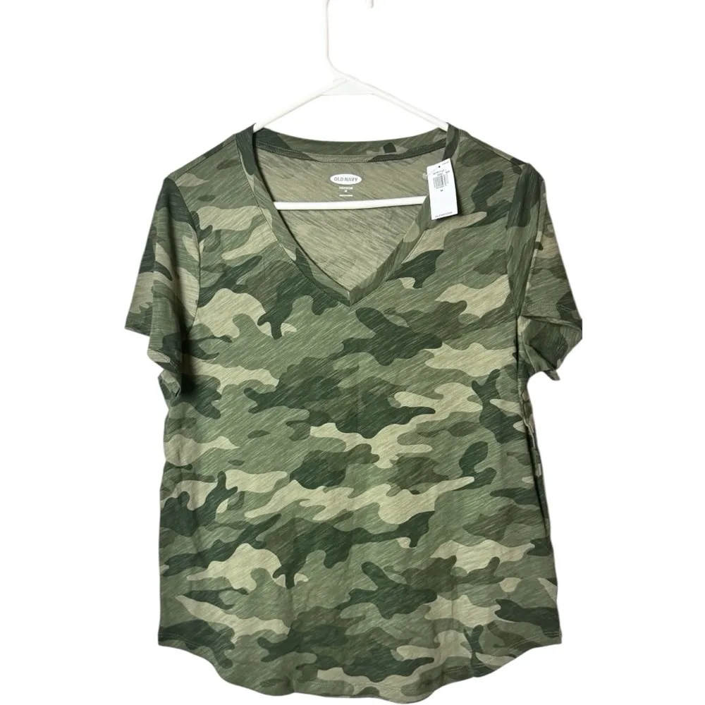 Old Navy Everywear Camo V-Neck  Short Sleeve T-Shirt Sz M NWT - Image 3