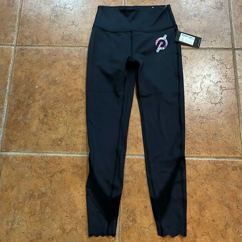 Peloton NWT  Move Mission Scallop Hem Legging Black size S - Image 3