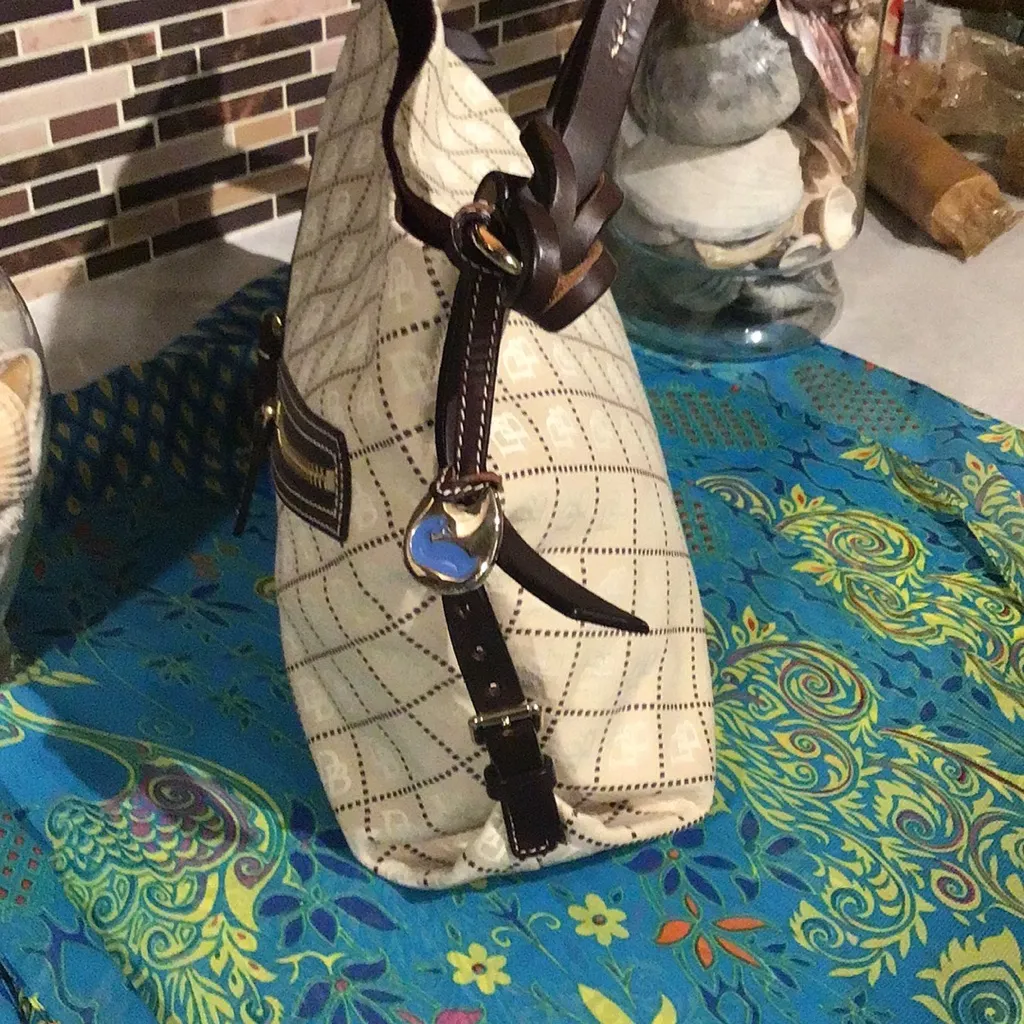 DOONEY & BOURKE LOGO PRINT CANVAS BROWN LEATHER TRIM HANDLE PURSE SHOULDER BAG - Image 5