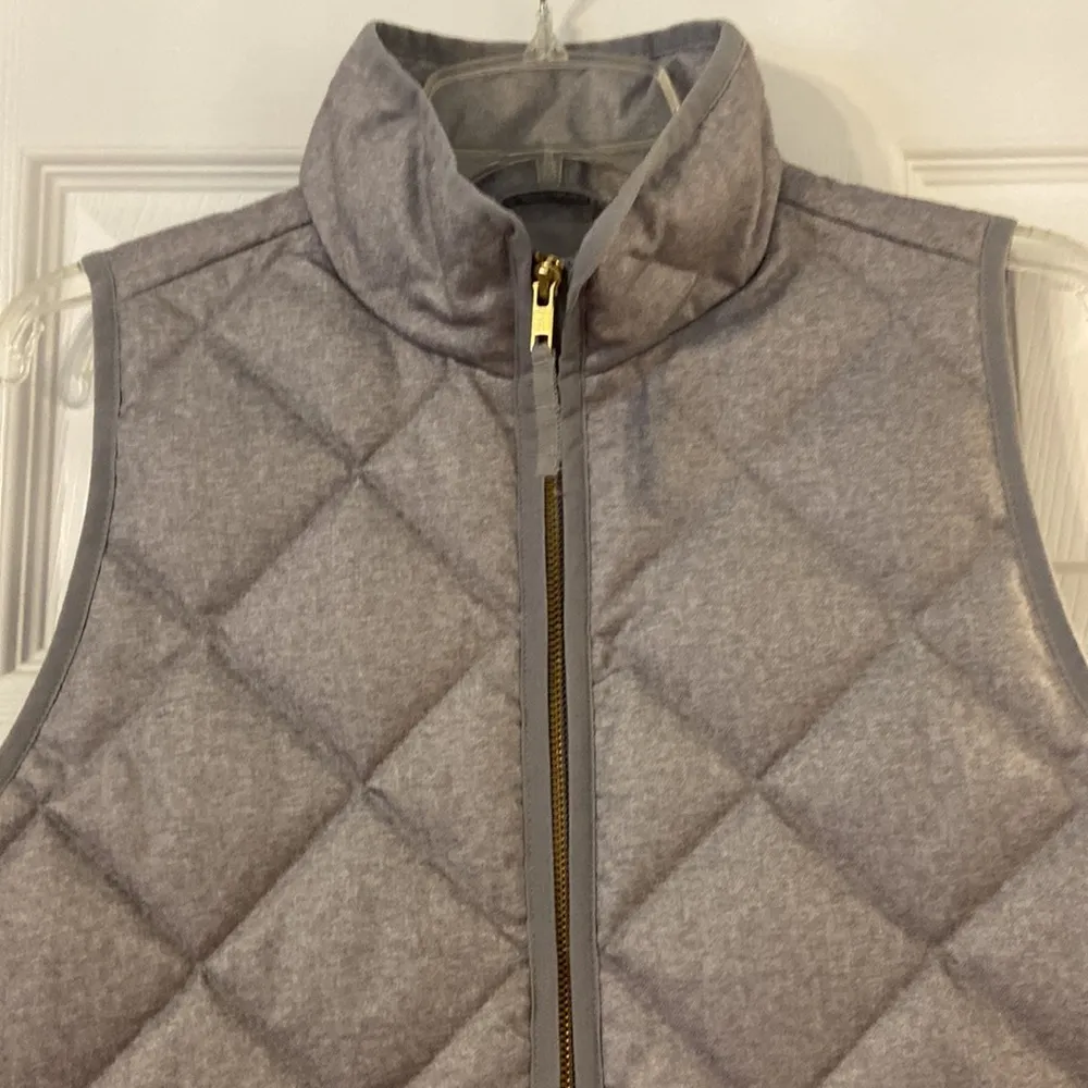 J.Crew Puffer Vest size S BNWOT silver/gray color length 25” bust 34” - Image 2