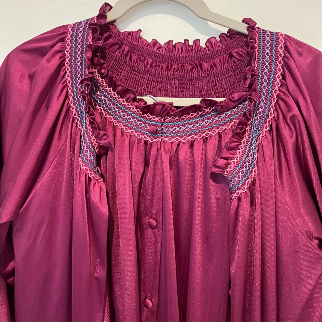 Vintage VANITY FAIR 2 Piece Pajama Set with Robe SIZE S Nylon Burgundy Smocked - Image 5