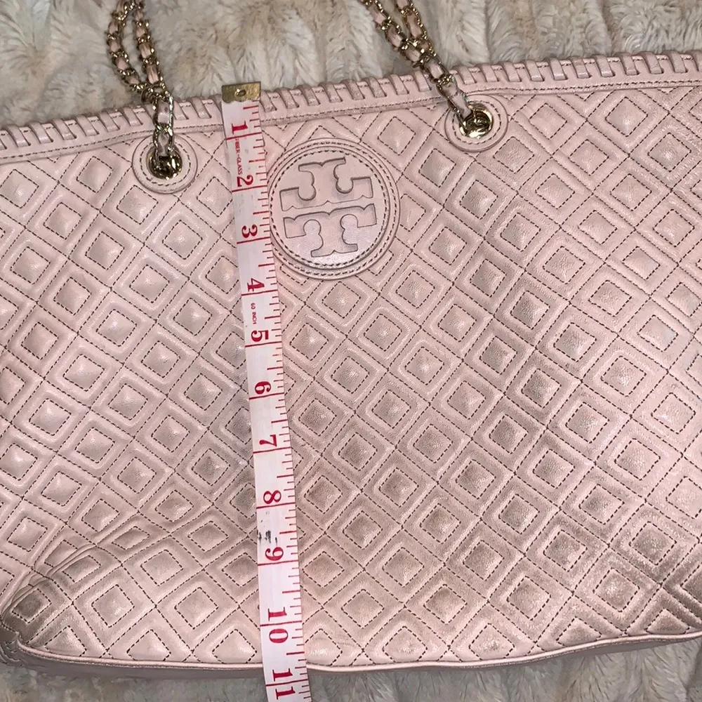 Tory Burch Beige Quilted Leather Marion Tote - Image 3