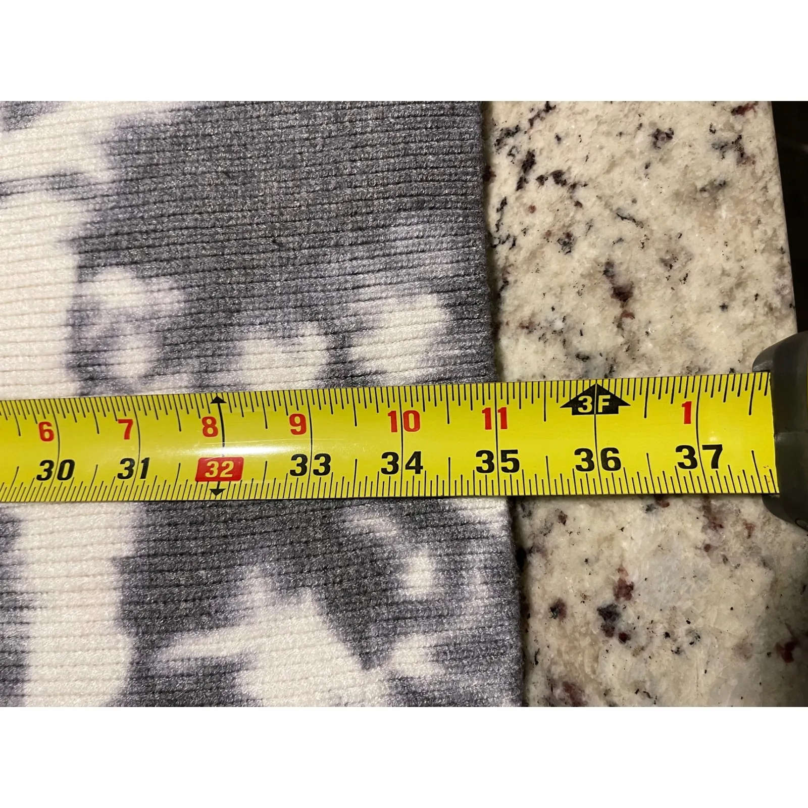 Calvin Klein Women Tie Dye Knit Scarf Gray White Ribbed Cozy Winter Accessory - Image 7