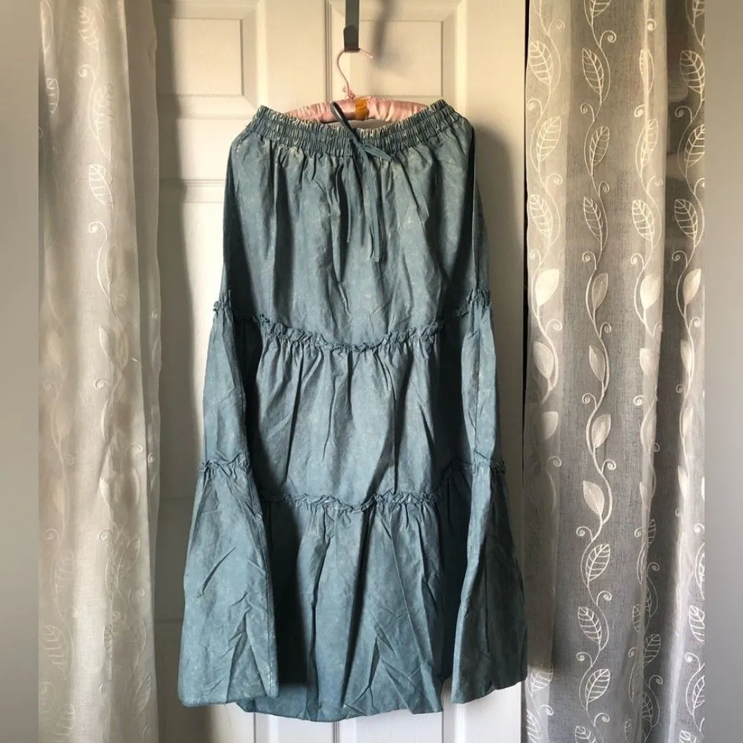 ZENANA Elegant Tiered Full A-line voluminous maxi Skirt elastic waist size L - Image 5