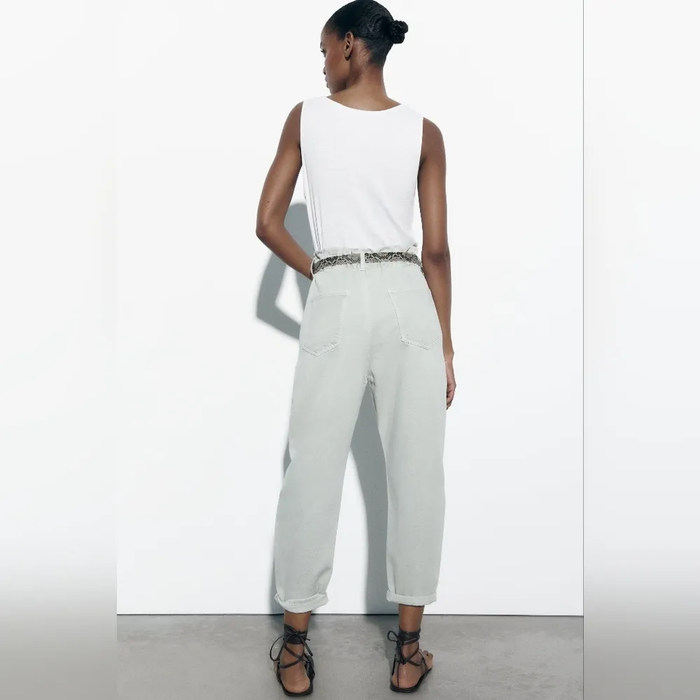 NWT Zara HIGH-WAISTED BELTED BAGGY PAPERBAG Z1975 JEANS Size 2 (fit like a 4-6)) - Image 5