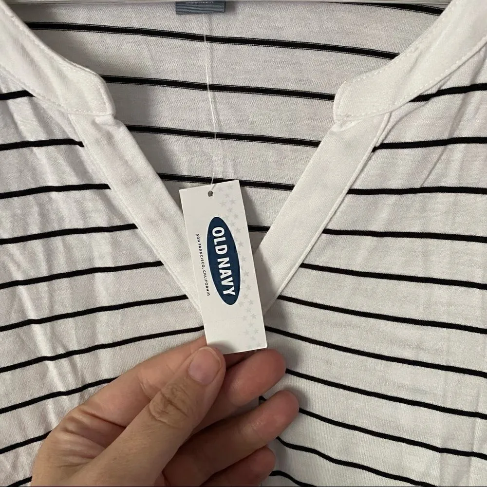 Old navy high low hem striped white black small - Image 3