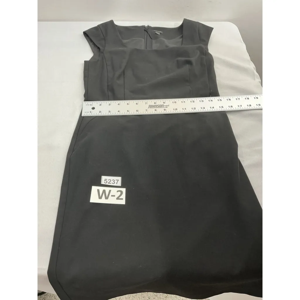 Womans Ann Taylor Knee Length Sheath Dress 6 Black Cap Sleeves Back Zip - Image 6