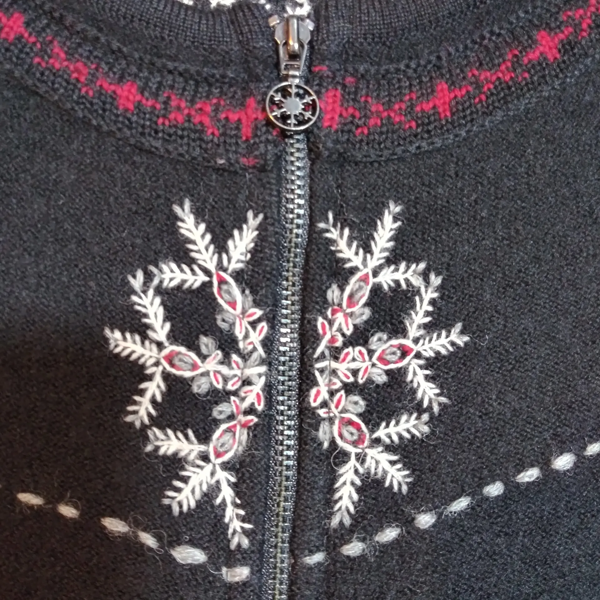 Woolrich Vintage Black Cardigan with Embroidered Snowflake Design Full Zip Sz M - Image 3
